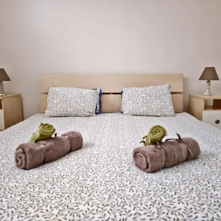 Queen Anna's Dream 1 Bedroom *