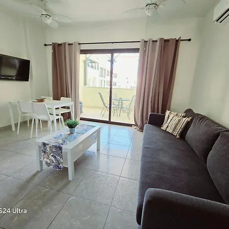 Queen Anna's Dream 1 Bedroom Пафос